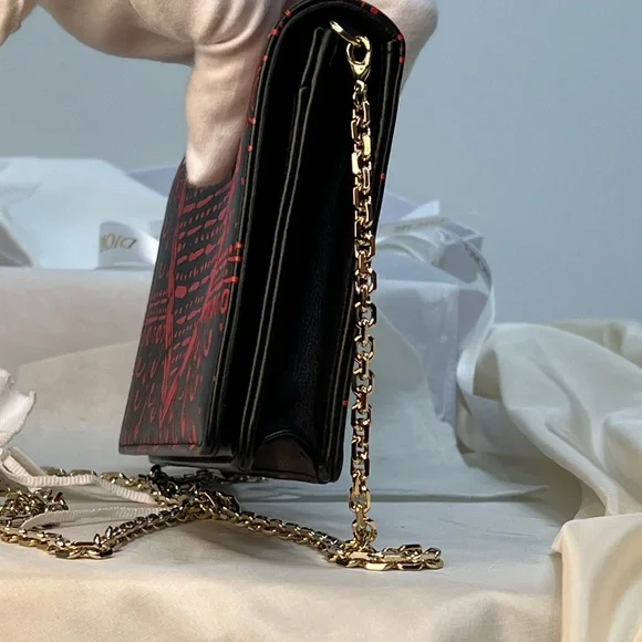 DIOR LIMITED EDITION Black Calfskin Wallet-on-Chain with Red Heart & Club motif - Picture 4 of 12